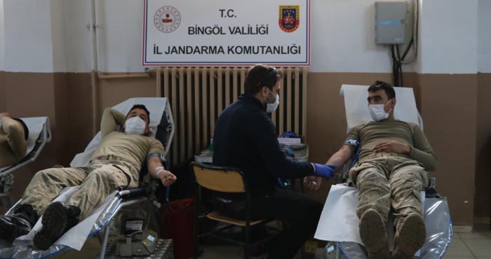 Jandarmadan Kızılaya kan bağışı