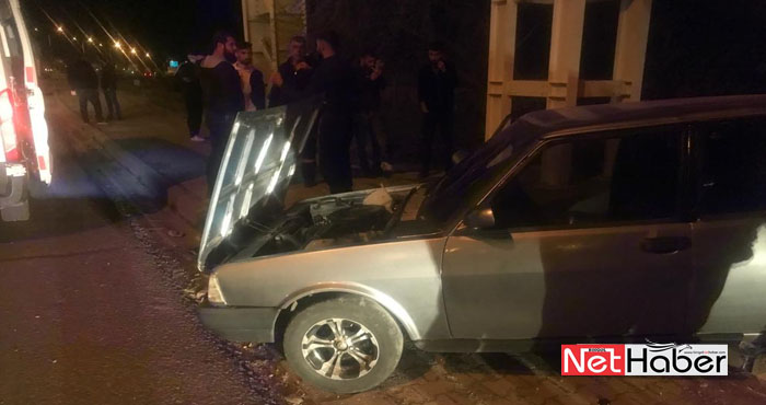 Bingöl'de iki otomobilin çarpışmasında 2 kişi yaralandı