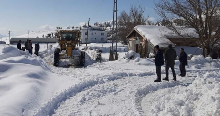 Kar nedeniyle kapanan 274 köy yolu ulaşıma açıldı