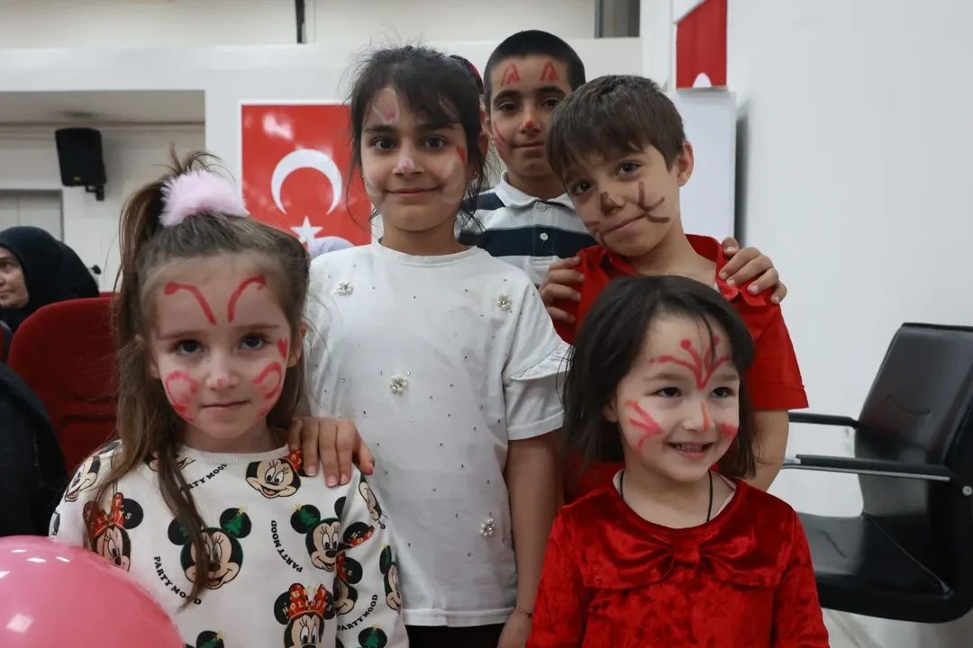 Bayram Sevinci Minik Yüreklere Taşındı