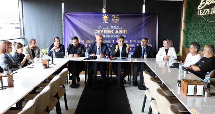 AK Parti Bingöl Milletvekilleri Feyzi Berdibek ve Zeki Korkutata basınla buluştu